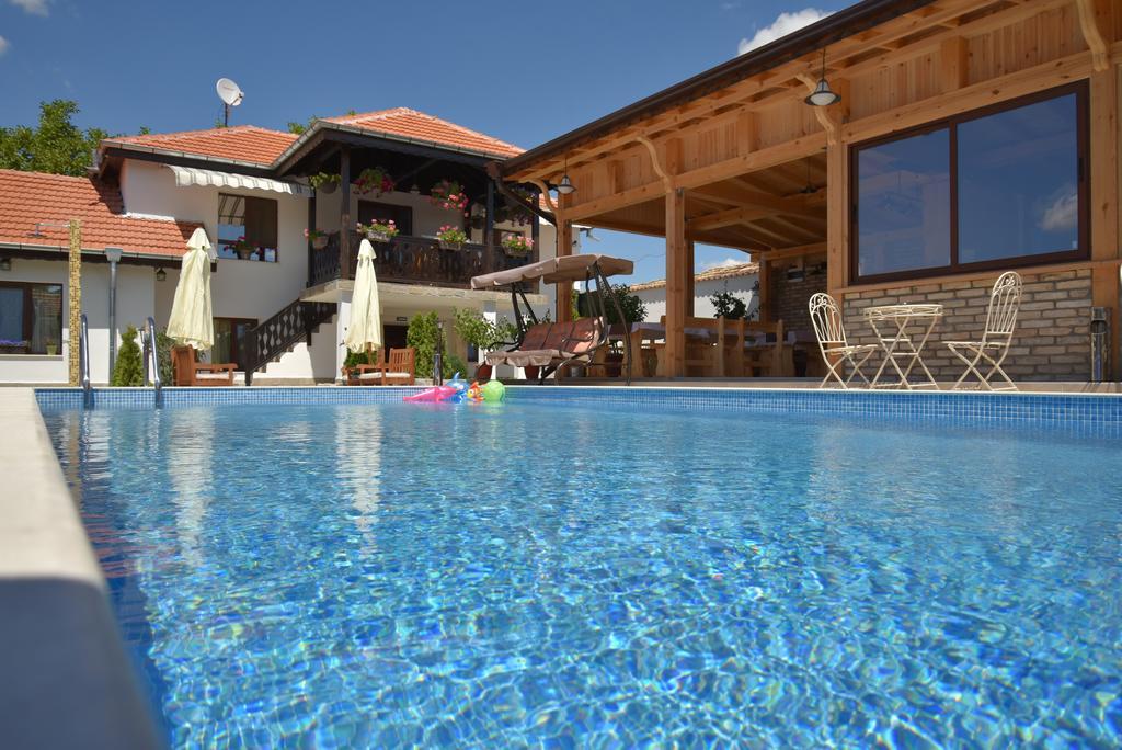 Guest House Zlateya Madara Bagian luar foto