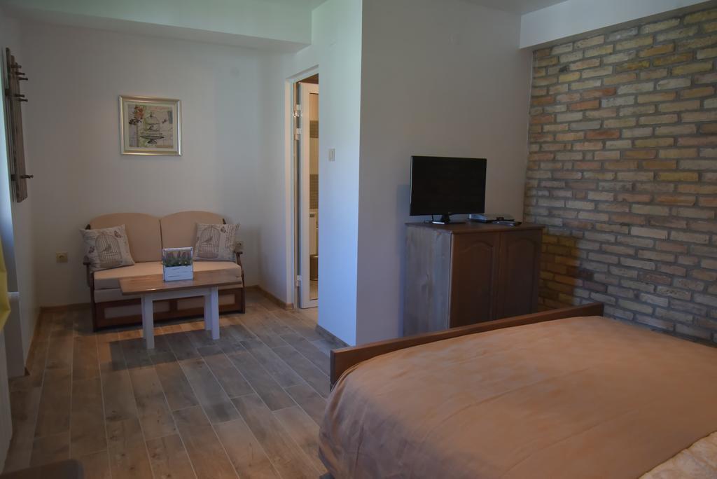 Guest House Zlateya Madara Bagian luar foto