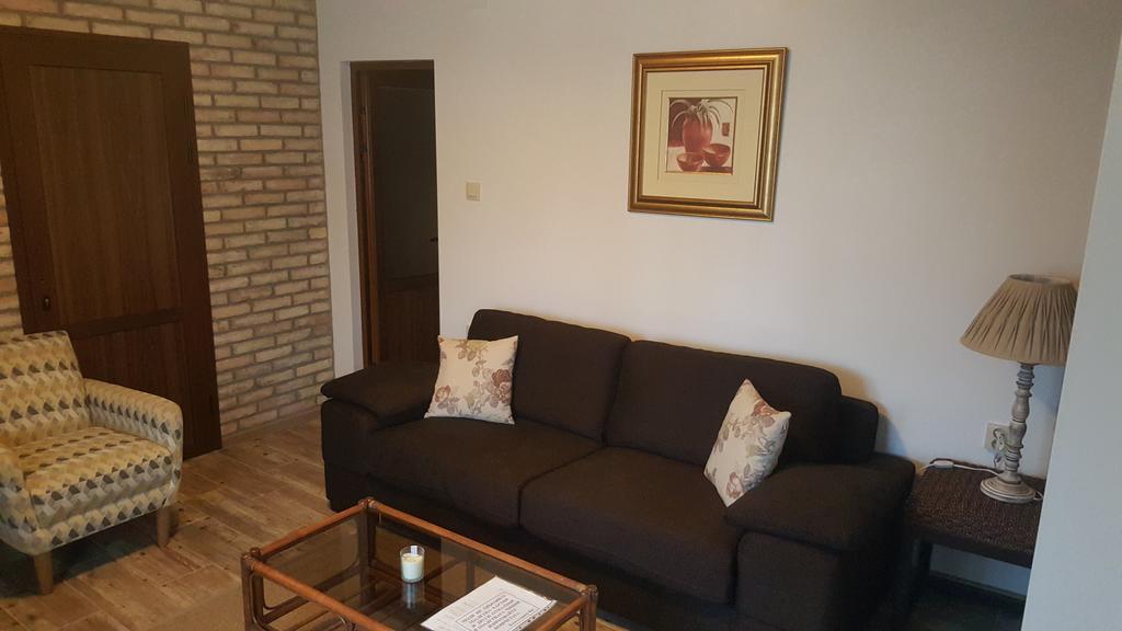 Guest House Zlateya Madara Bagian luar foto